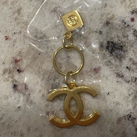 Authentic CHANEL CC Holiday Double Charm Pendant Bag charm Necklace Charm - Picture 5 of 16